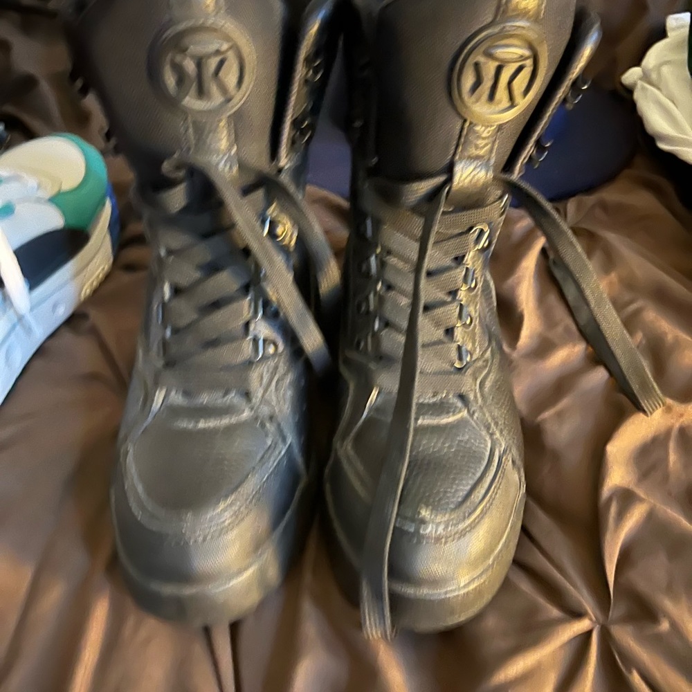 Sumikko Boots